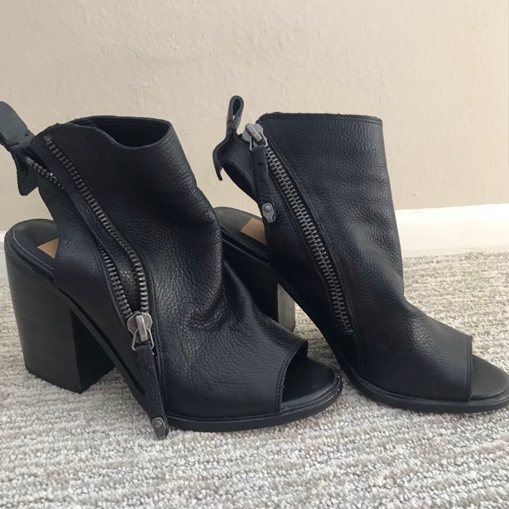 🖤 EUC Dolce Vita Black Leather Peep Toe Bootie